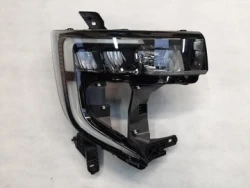 Predn� svetlo prav� RENAULT MASTER XDD   2024--